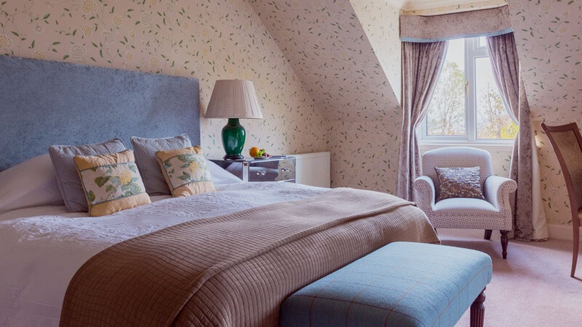Loch View Suite