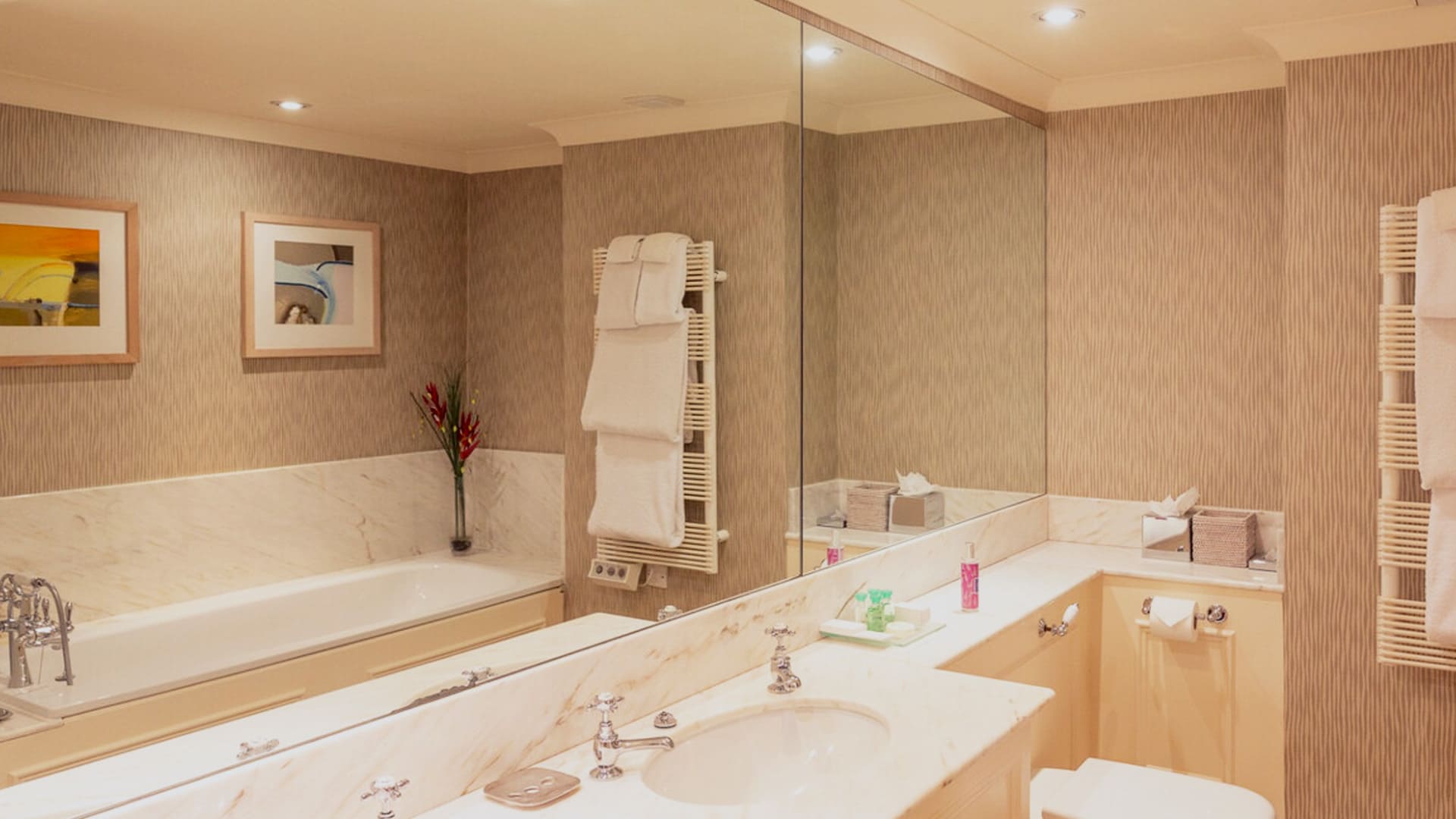 Loch View Suite